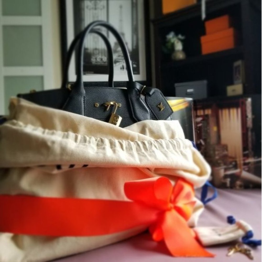 Louis Vuitton CITY STEAMER MM. MAGNOLIA